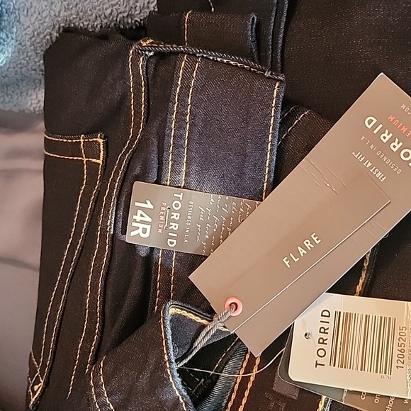 Flare Super Soft Mid-Rise Jean - Picture 6 of 7